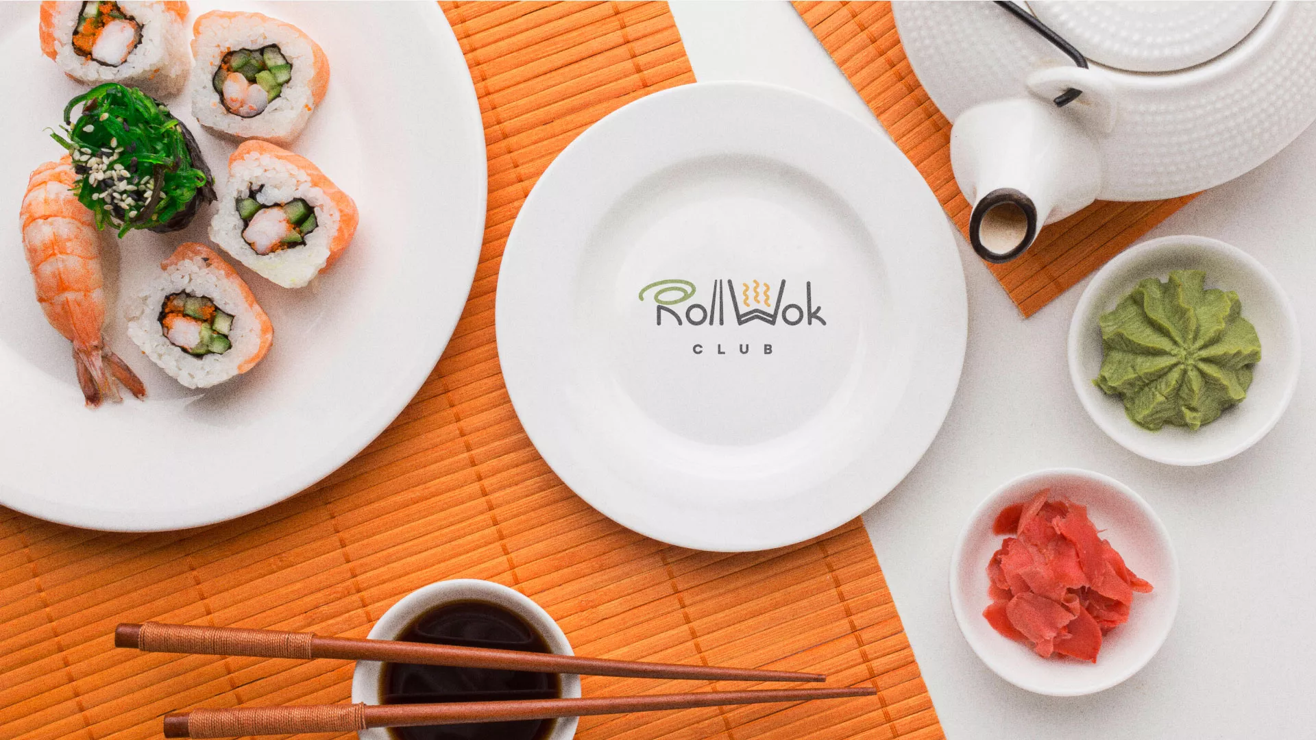 Разработка логотипа и фирменного стиля суши-бара «Roll Wok Club» в Товарково